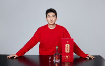 武大靖的“五大敬”刷屏了！五粮特曲如何讲述2026春节的年味？